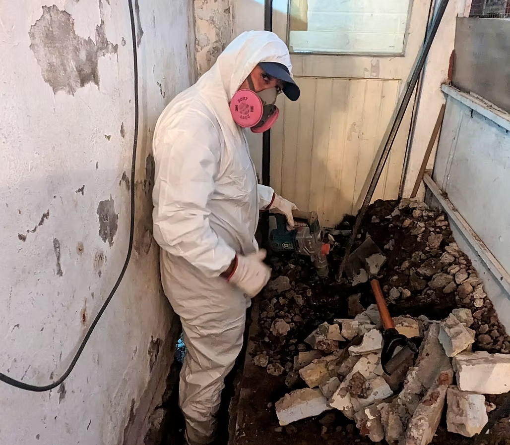 Demolición y excavación para retiro de tuberías antiguas